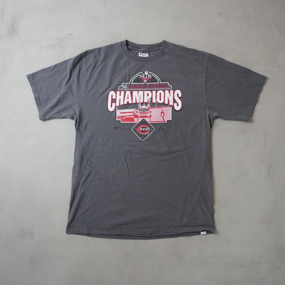 Majestic Cincinnati Reds T-Shirt Large Mens 2010 NL Central Champions